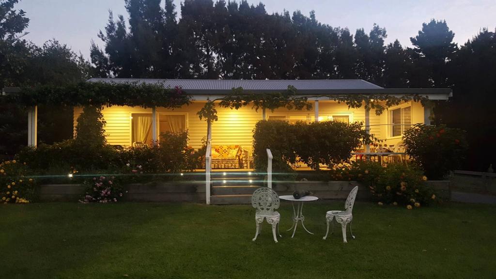 Miranda Orchard Cottage Ngoại thất bức ảnh